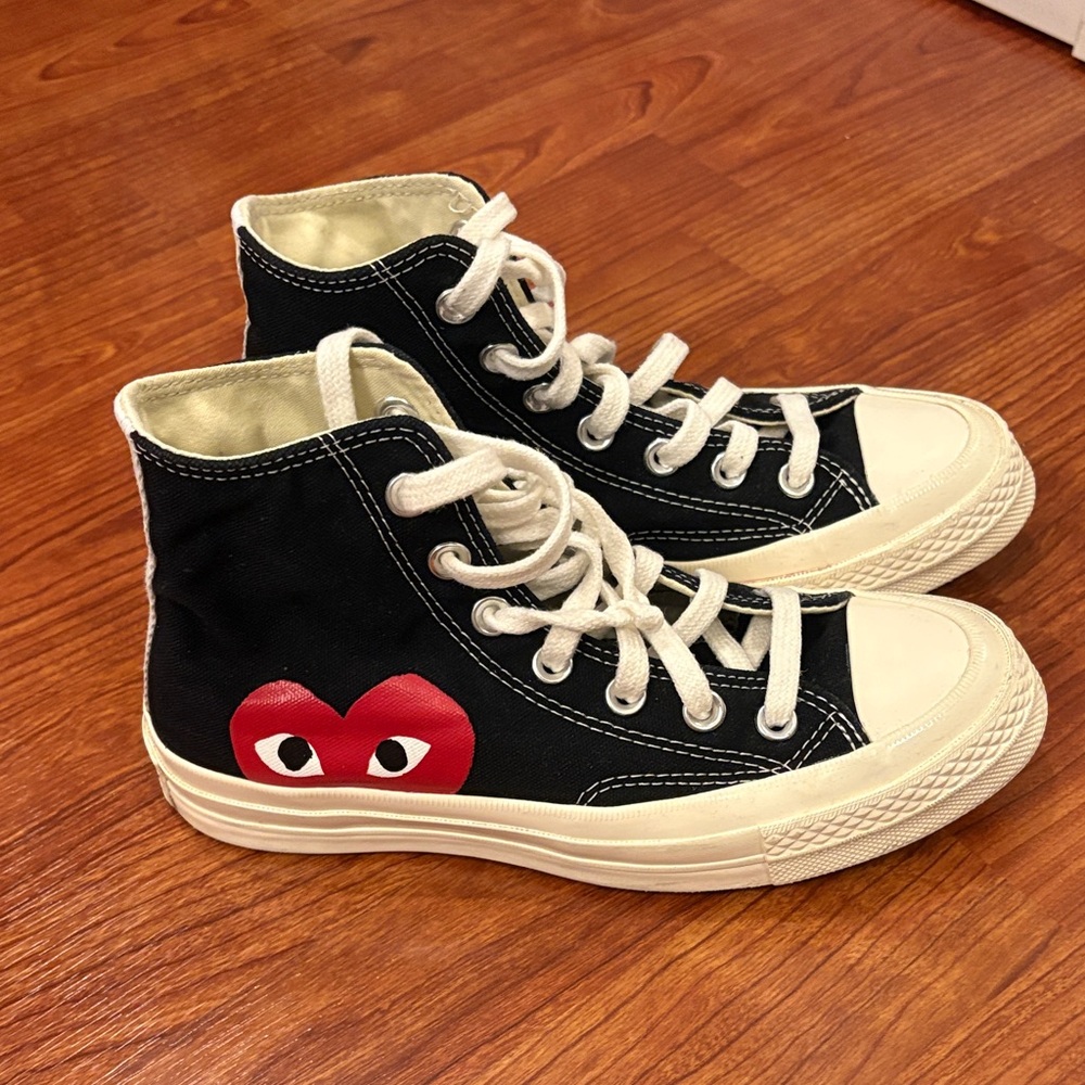 Comme des Garcons PLAY Black Kids Sneakers with Red Heart